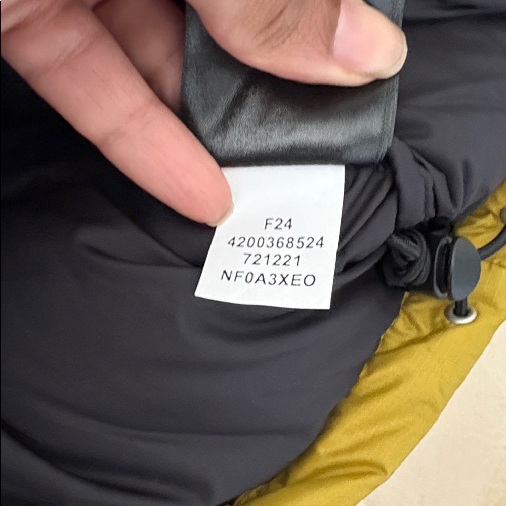 The North Face women’s 96 Retro Nuptse down jacket amber green Small Authentic - Picture 11 of 12